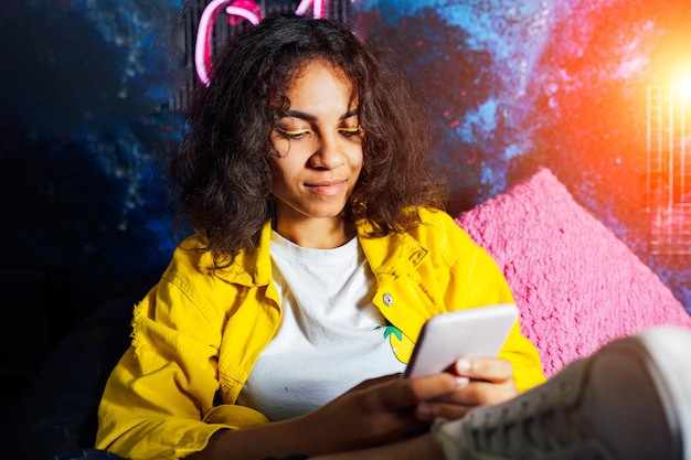 Utilizing Social Media for Viral Hits